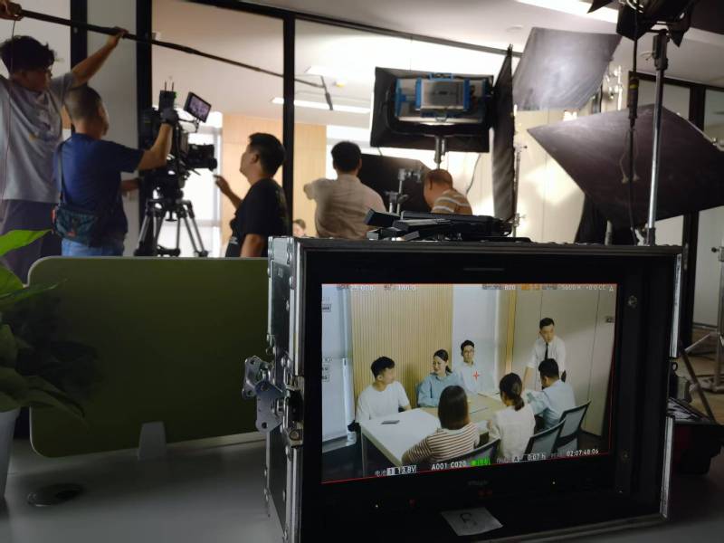 若尔盖TVC拍摄公司：科技产品视觉化大师，诠释未来感与功能美学