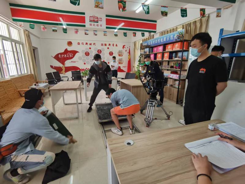 若尔盖广告片拍摄公司：极简主义践行者，少即是多的视觉哲学